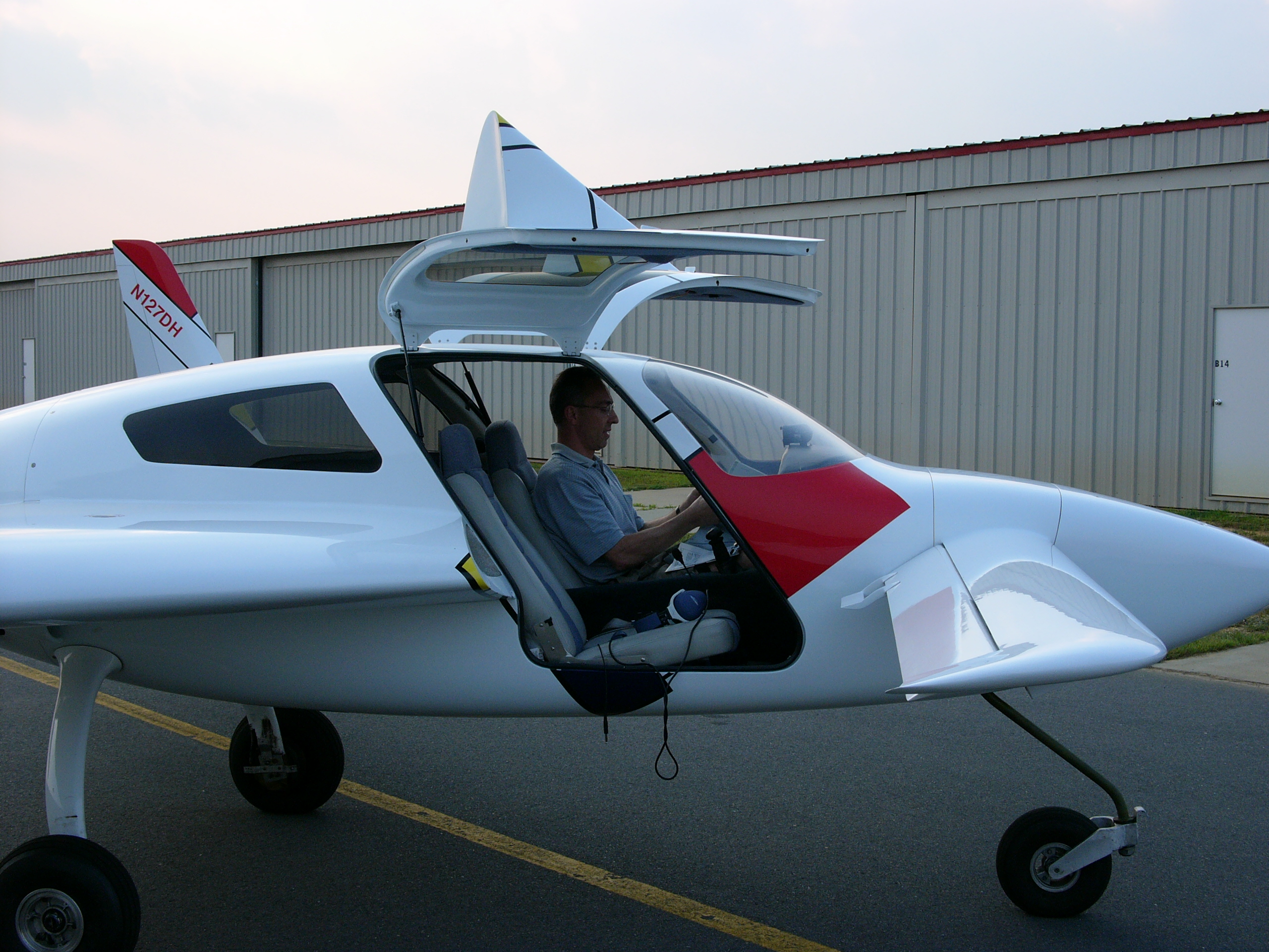 N127DH ramp.JPG