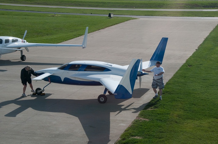File:N44VF over sm.jpg