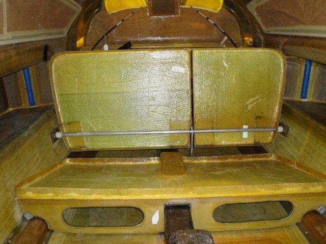 File:21-Bench Seat.jpg