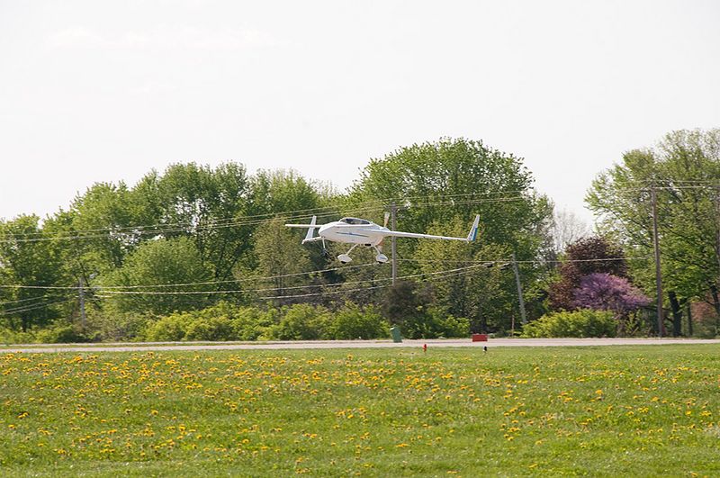 File:N47VE landing3.jpg