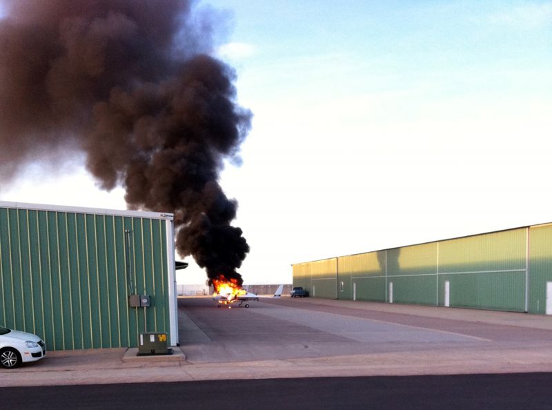 File:N25DN - on fire.jpg