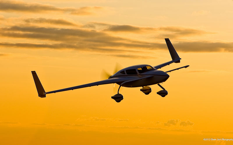 File:Velocity-N435GS-113.jpg