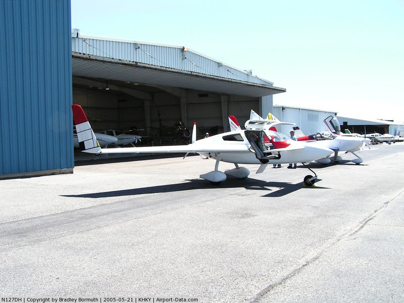 File:N127DH 2005.jpg