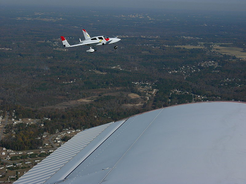 File:N127DH flight2.JPG