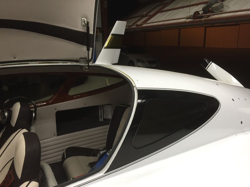 File:N333rr-ext-hanger3.jpg